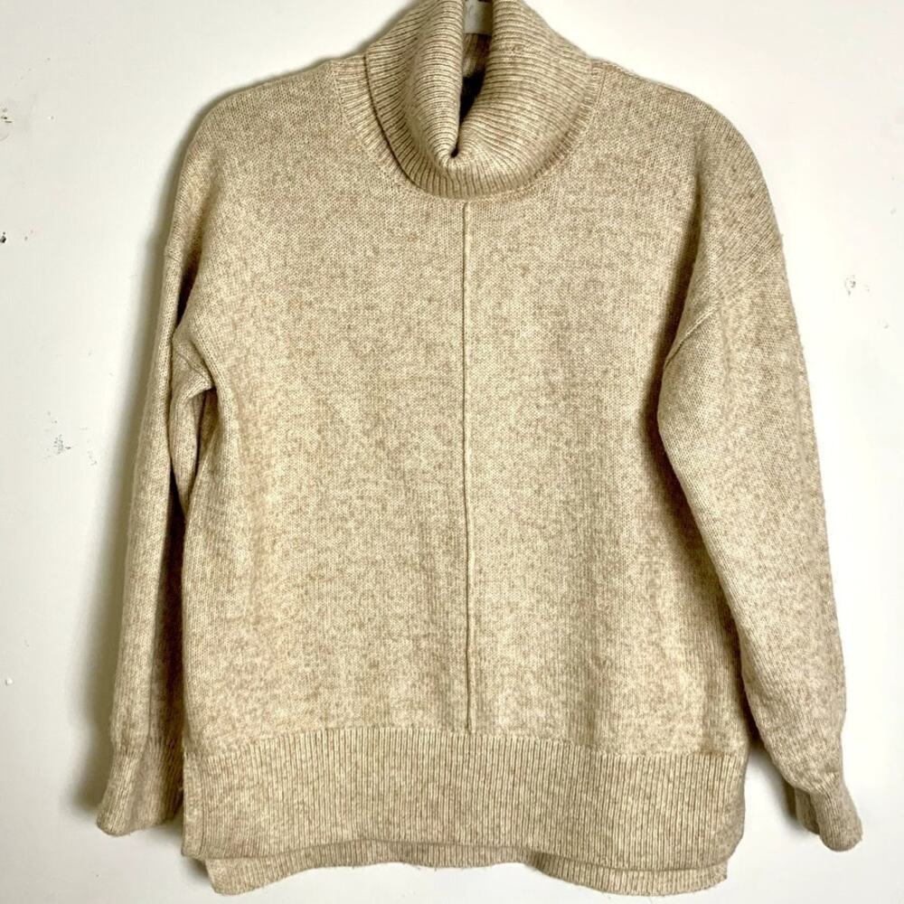 Womens Soft Cozy Fall Turtleneck Knit Sweater Medium Neutral Feminine Cottage